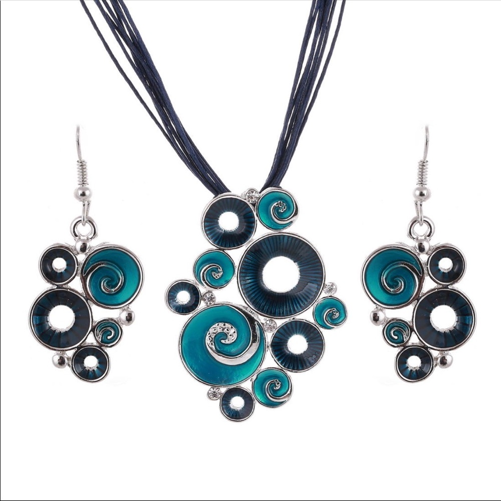 Leather Circles Necklace And Matching Earrings Set